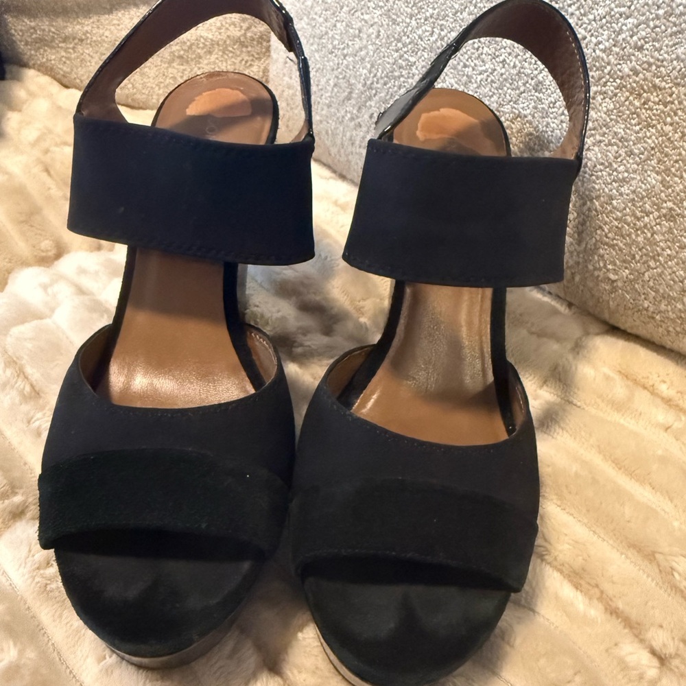 Donald J. Pliner Jenkin wedge sandals
Black - size 8 - Picture 3 of 6
